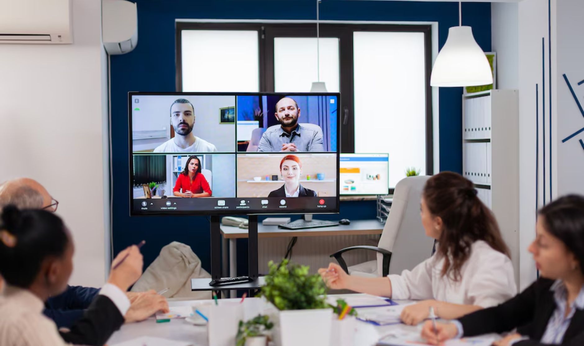 How Virtual Office Rental Helps Save Thousands in Overhead