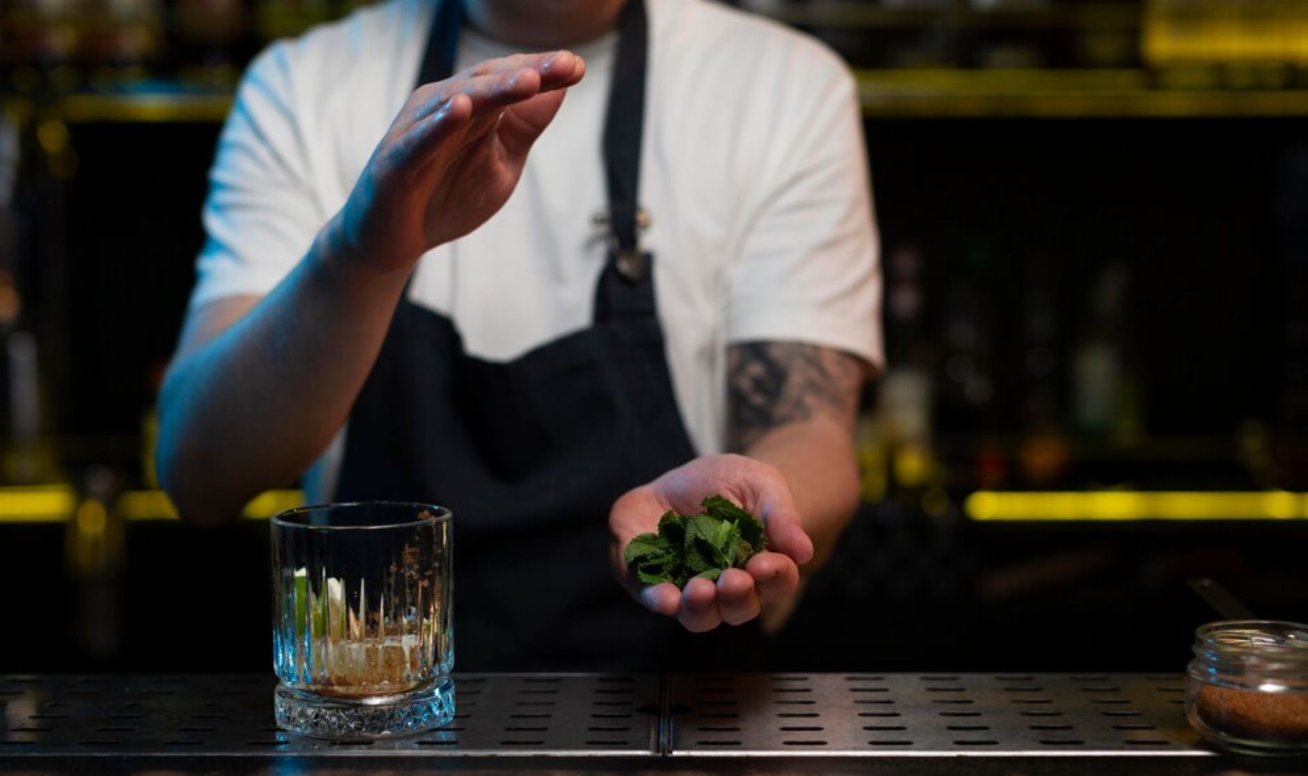 Major Reasons to Get a Bartender Certification