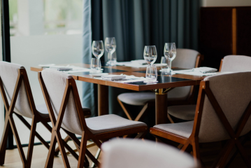 How to Select Restaurant Tables