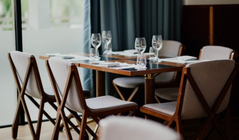 How to Select Restaurant Tables