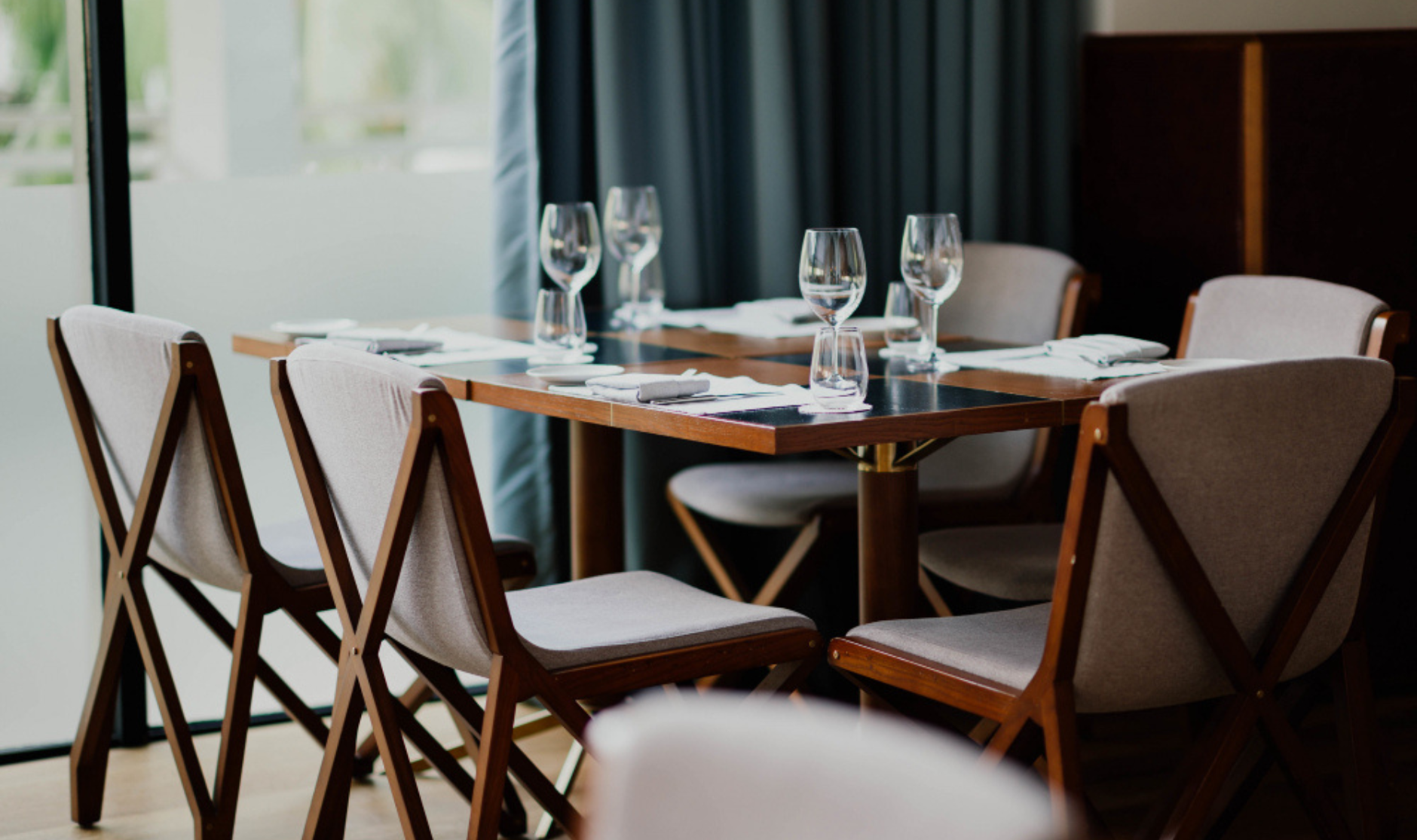 How to Select Restaurant Tables