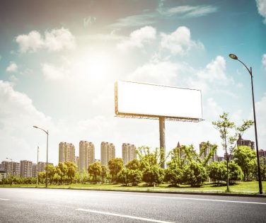 How to choose outdoor advertising