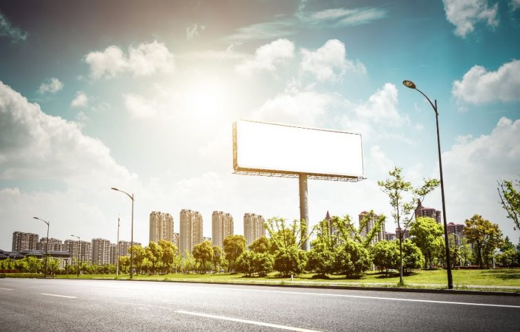 How to choose outdoor advertising